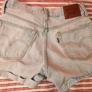 Denim Levi’s light wash jean shorts